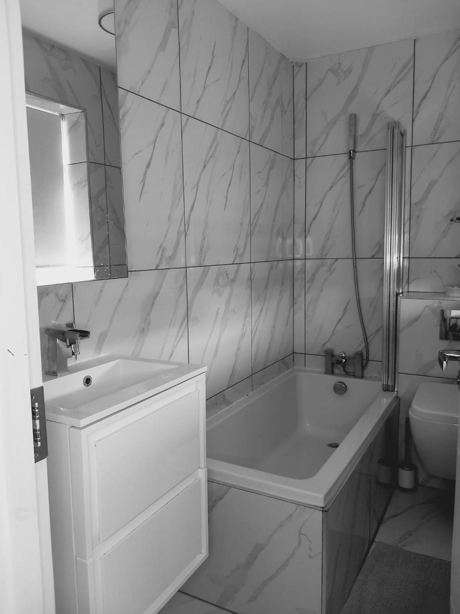 Hayesandheathrow Guest house *