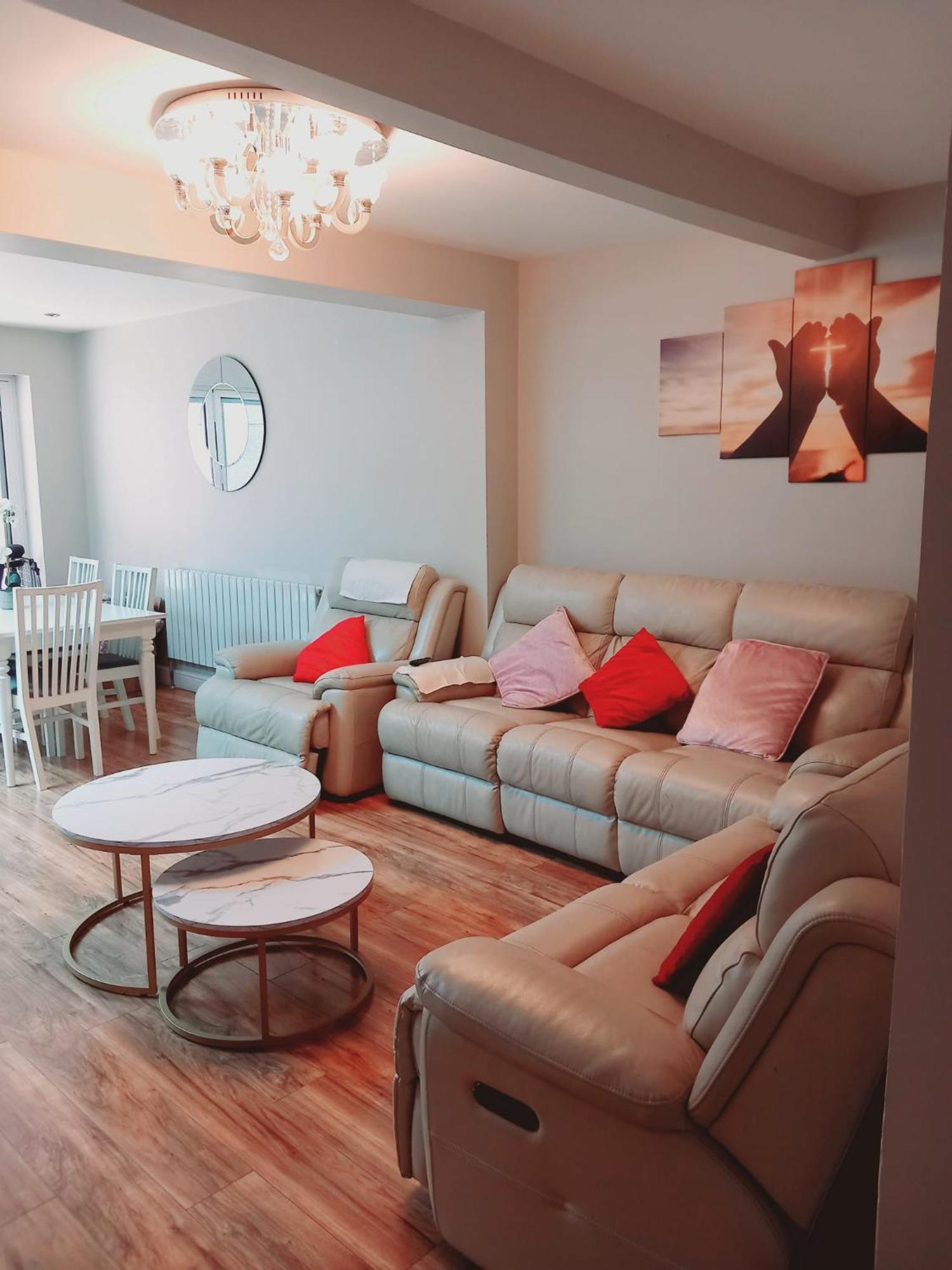 Hayesandheathrow Guest house *